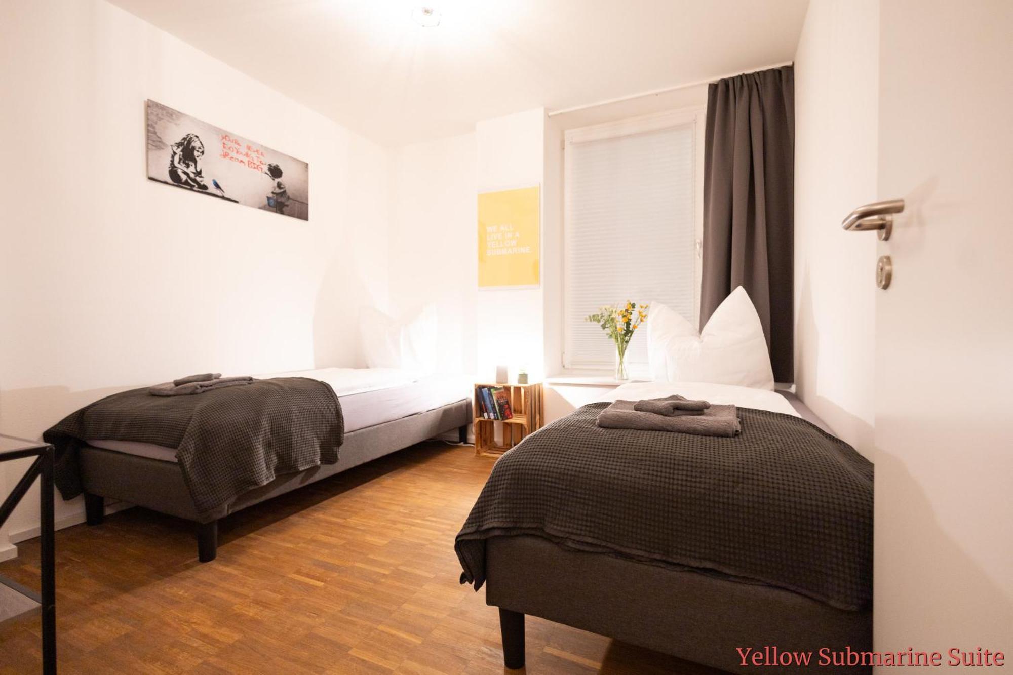 Ko-Living - Beatles Und Banksy Suites & Studios Am Eselsbrunnen - Altstadt - Kueche Halle  Kültér fotó